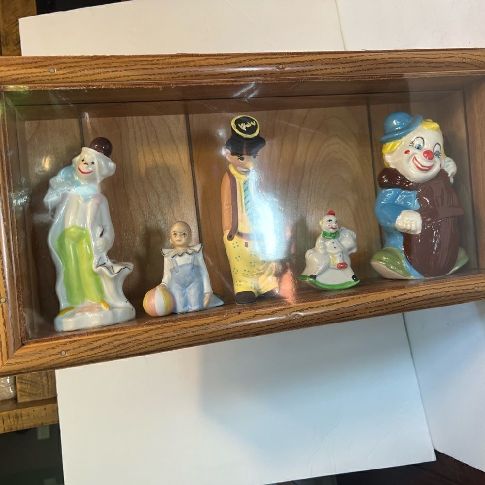 Encased Clowns - Picture 5 of 14